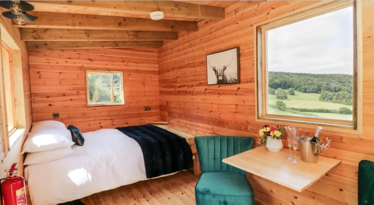 Shepherds Hut By Stepney Stays Скарборо Экстерьер фото